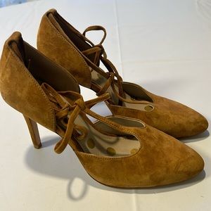 New Darling Boden tan suede heels. Leather cord tie with elegant 3 1/4” heels.